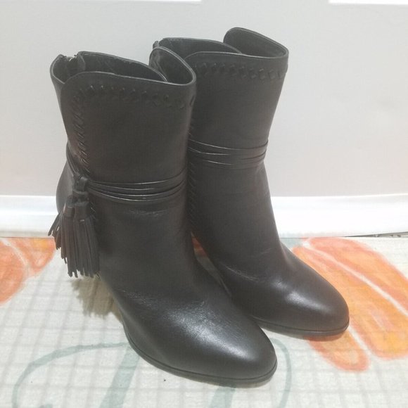 Coach Black Leather Bootie Heels with Semi Pointed Shape Toe 9.5B Back Zipper - Picture 1 of 12